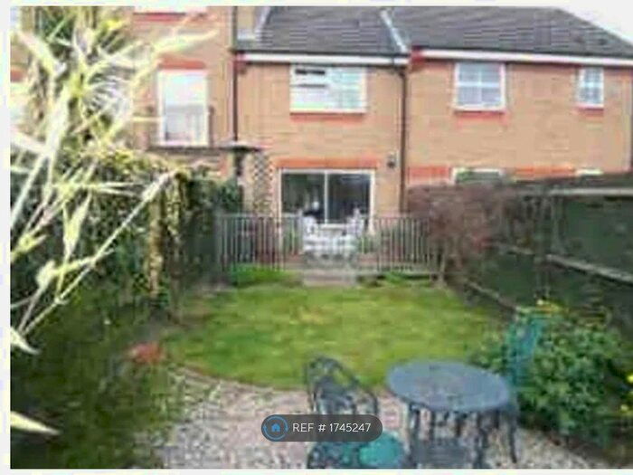2 Bedroom Terraced House To Rent In Salters Close, Rickmansworth, WD3