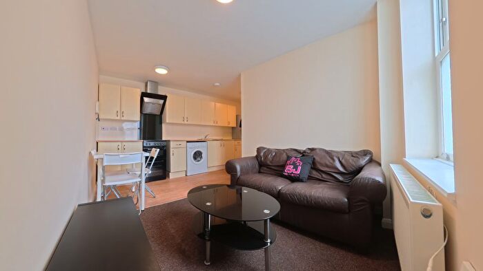 3 Bedroom End Of Terrace House To Rent In Riley Road, Brighton, BN2