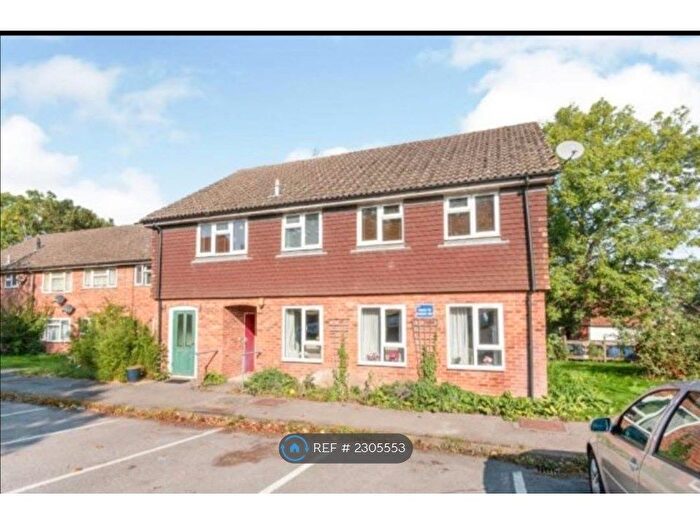 3 Bedroom Flat To Rent In Wrecclesham, Farnham, GU9