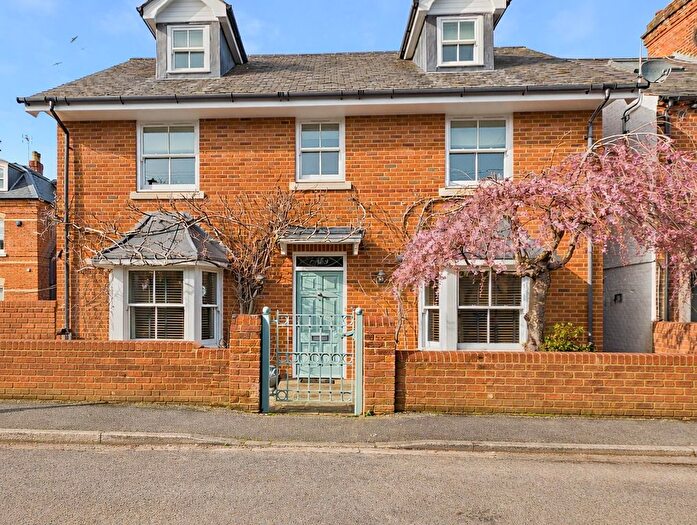 4 Bedroom Detached House For Sale In Beaumont Rise, Marlow, Buckinghamshire, SL7