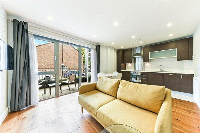 1 Bedroom Apartment For Sale In Christian Street, London, E1