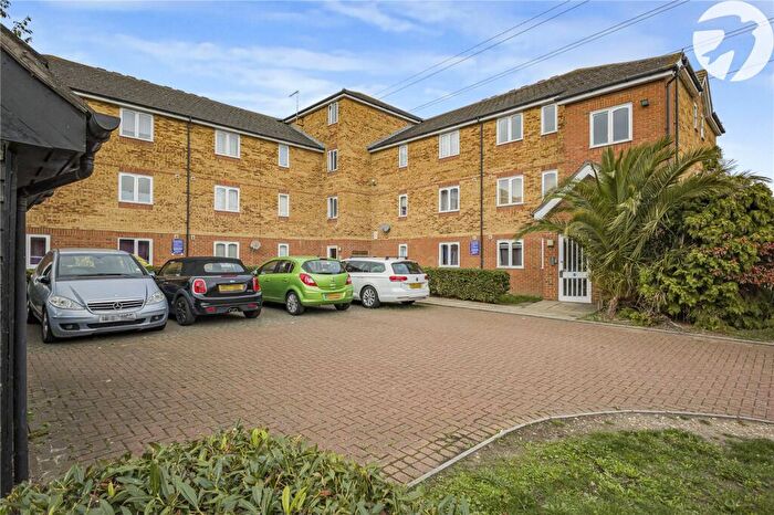 1 Bedroom Flat For Sale In Dunlop Close, Dartford, Kent, DA1
