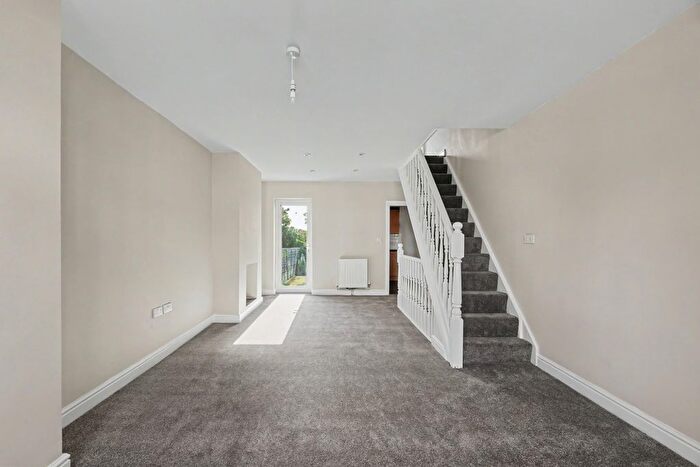 3 Bedroom Terraced House To Rent In Magpie Hall Road, Chatham, ME4