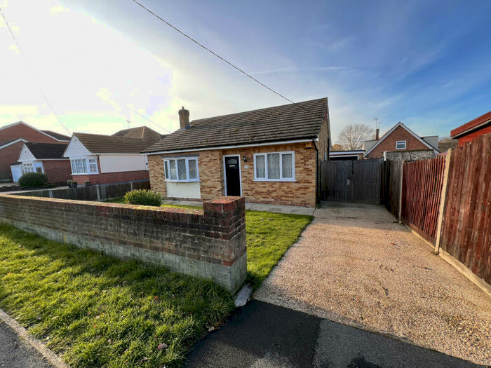 2 Bedroom Detached Bungalow To Rent In Guernsey Gardens, Wickford, SS11