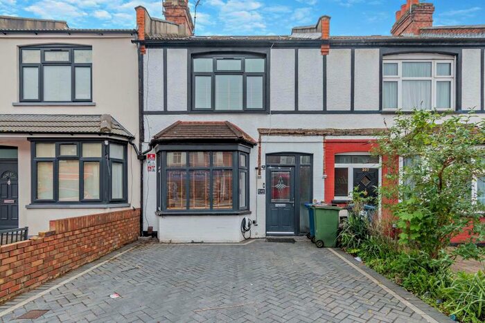 3 Bedroom Terraced House To Rent In Pinner Road, HA1