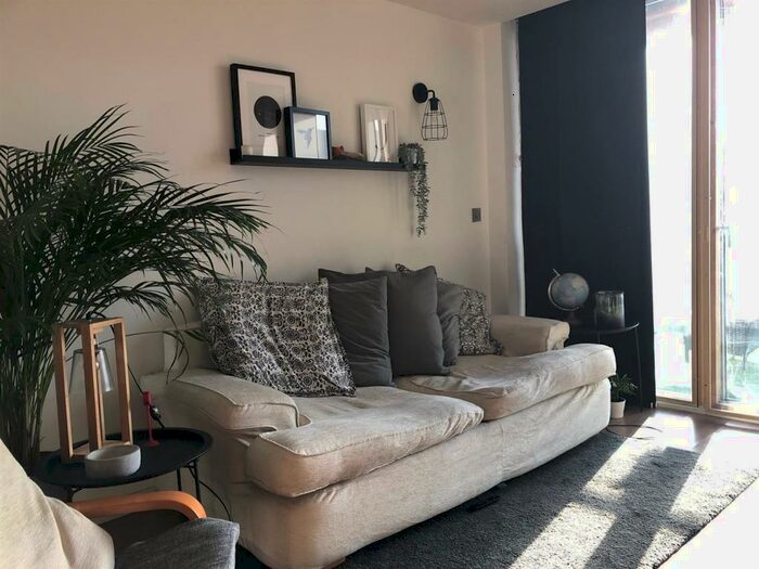 2 Bedroom Apartment To Rent In West Point, Wellington Street, Leeds, West Yorkshire, LS1