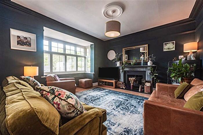 4 Bedroom Semi-Detached House For Sale In St. Johns Road, Mortimer Common, Reading, RG7
