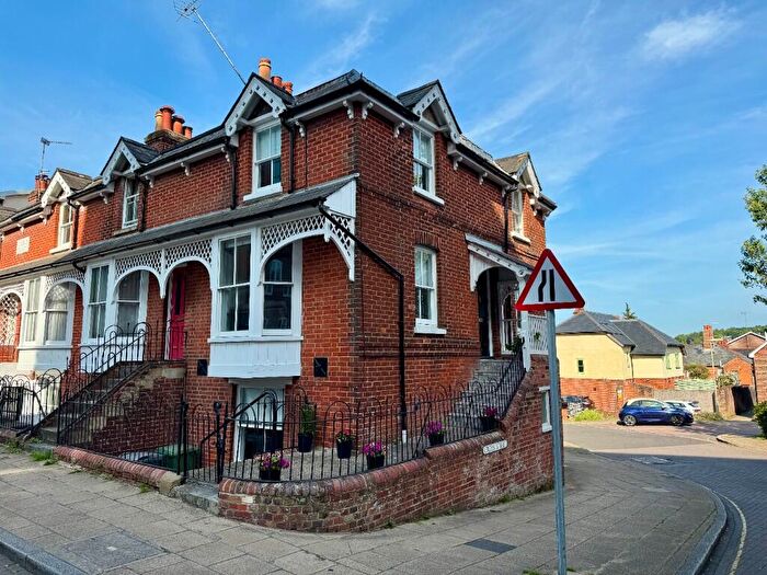 4 Bedroom Town House To Rent In Tower Street, Winchester, SO23