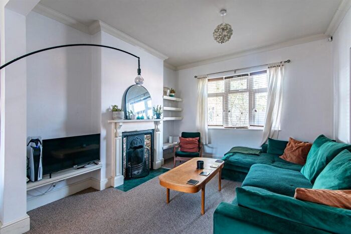 3 Bedroom End Of Terrace House To Rent In West Avenue, West Bridgford, NG2