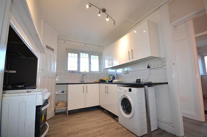 2 Bedroom Flat For Sale In Kingsbury Road, London, NW9