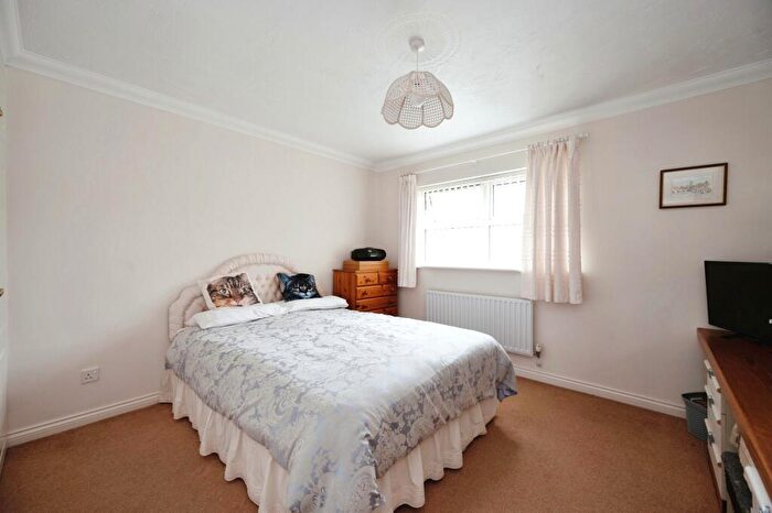 4 Bedroom Detached House For Sale In Hamfield Drive, Hayling Island, Hampshire, PO11