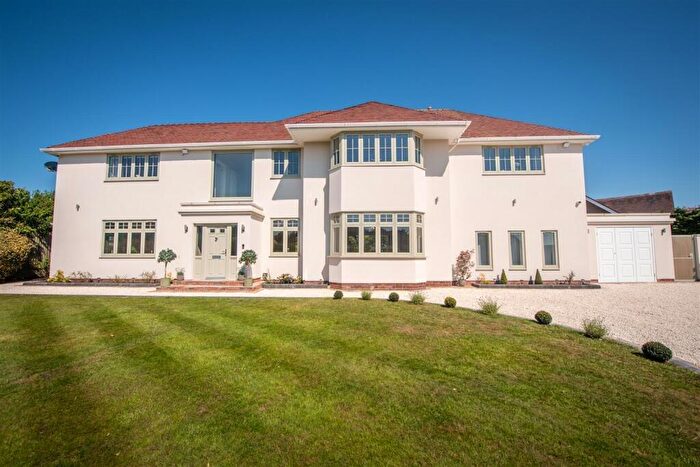 5 Bedroom Detached House For Sale In Greenbank Drive, Southport, PR8