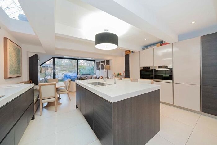 5 Bedroom Terraced House To Rent In Wandsworth Bridge Road, Fulham, SW6