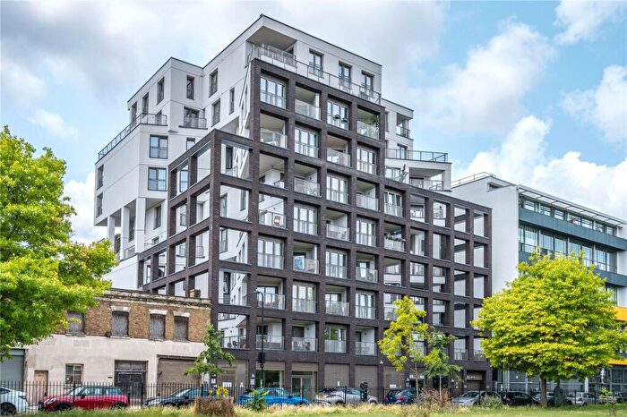 2 Bedroom Apartment To Rent In Cube Building, - Wenlock Road, London, N1