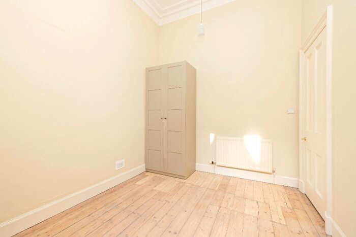 3 Bedroom Flat To Rent In Lauriston Place, Central, Edinburgh, EH3