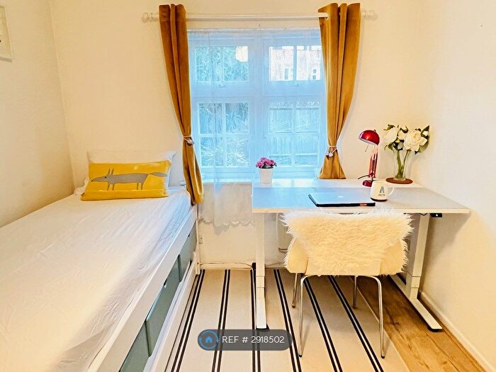 1 Bedroom End Of Terrace House To Rent In Garrick Drive, London, SE28