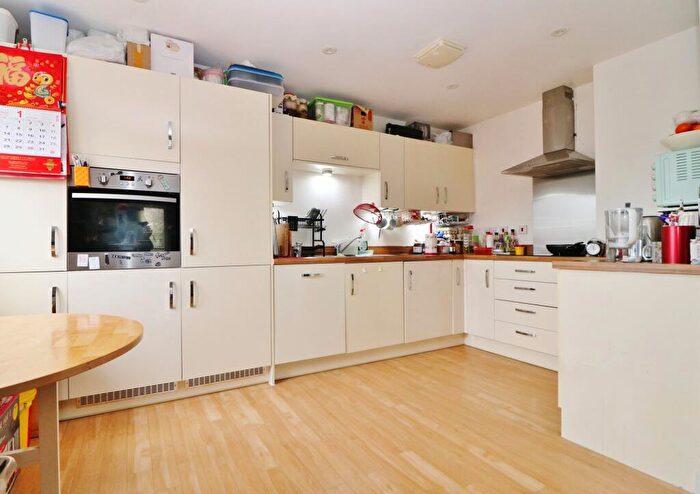2 Bedroom Flat For Sale In Shafford Meadows, Hedge End, SO30