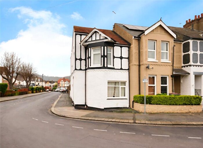 2 Bedroom End Of Terrace House For Sale In Station Road, Folkestone, Kent, CT19