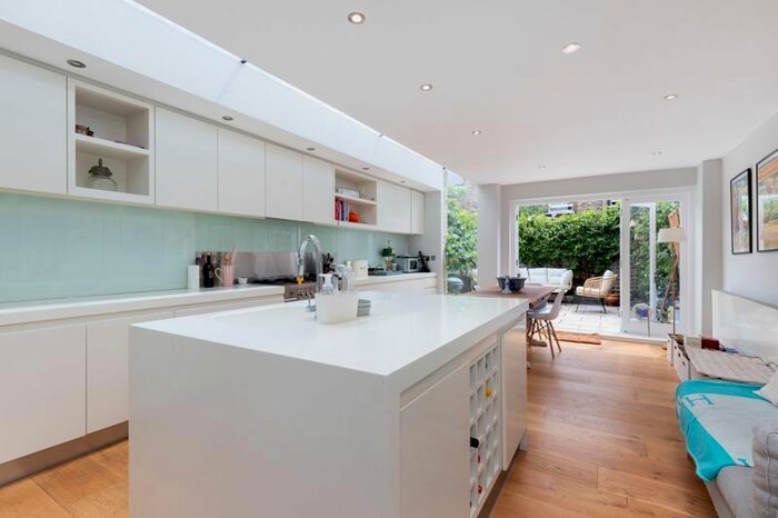 4 Bedroom Terraced House To Rent In Cobbold Road, London, W12