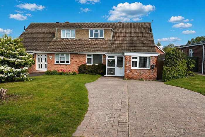 4 Bedroom Semi Detached House For Sale In Birling Avenue, Maidstone, ME14