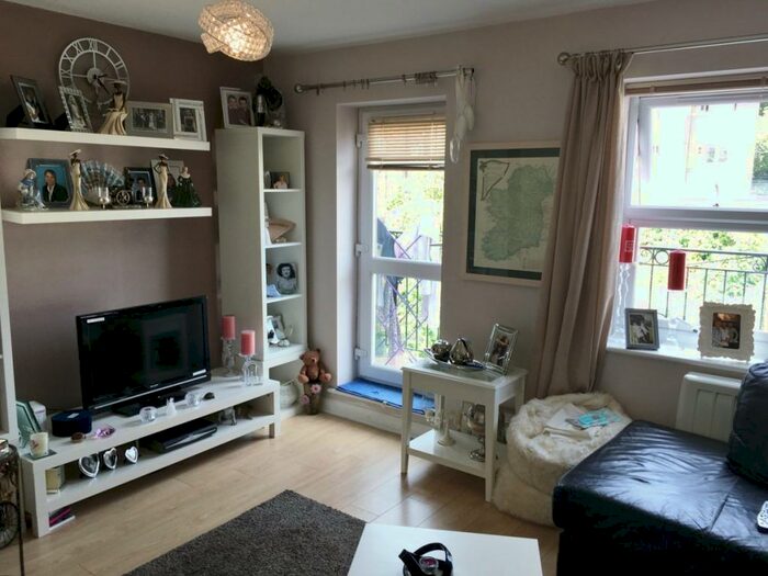 2 Bedroom Apartment To Rent In Castle Street, High Wycombe, HP13