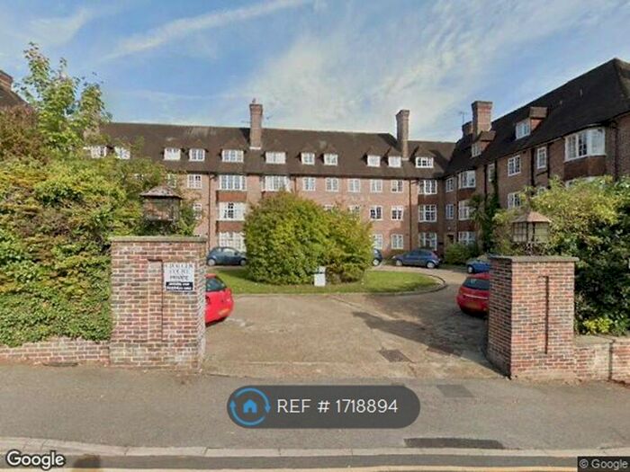 2 Bedroom Flat To Rent In Chaucer Court, Guildford, GU2