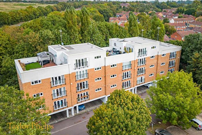 2 Bedroom Apartment For Sale In Riverscroft Mansions, Ware, SG12