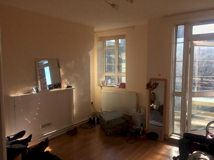3 Bedroom Flat To Rent In London, E3