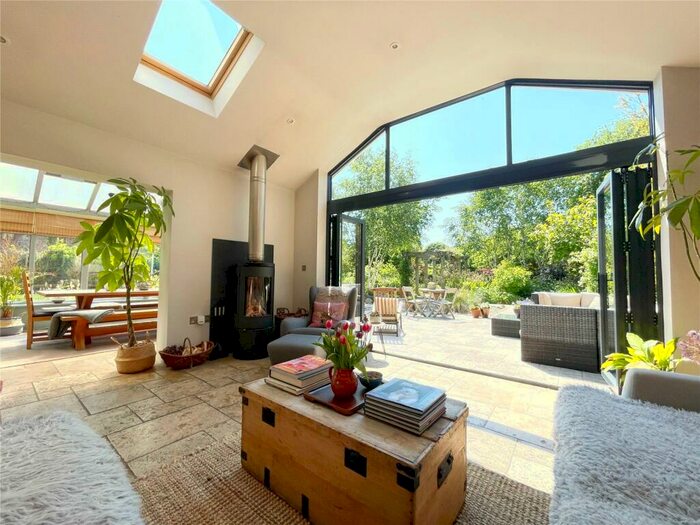 4 Bedroom Detached House For Sale In Churn Road, Compton, Newbury, Berkshire, RG20