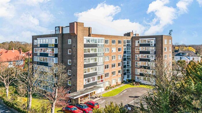 2 Bedroom Flat For Sale In Kenton Road, Newcastle Upon Tyne, NE3