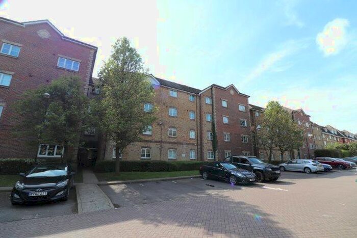2 Bedroom Flat To Rent In Harrisons Wharf, Purfleet-On-Thames, RM19