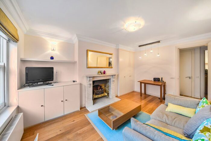 2 Bedroom Flat To Rent In Marylebone Street, London, W1G