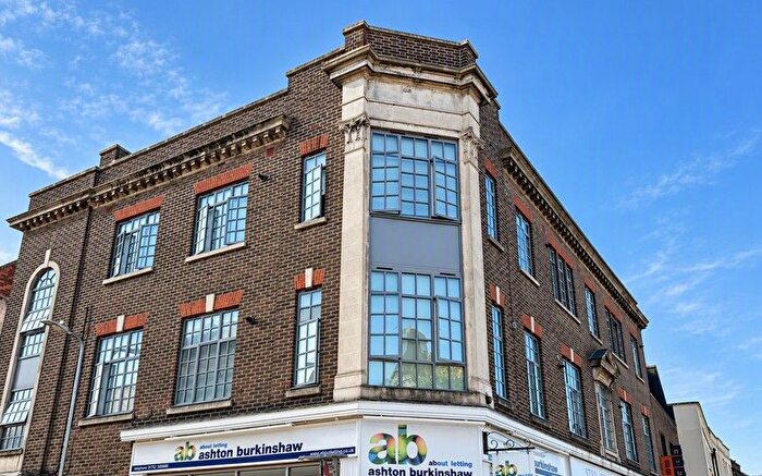 2 Bedroom Flat To Rent In East Street, Tonbridge, TN9