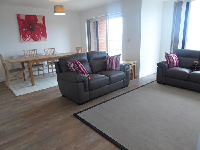 2 Bedroom Apartment To Rent In Oscar Wilde Road, Reading, RG1