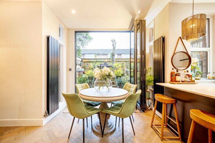 1 Bedroom Flat For Sale In Priory Road, West Hampstead, NW6
