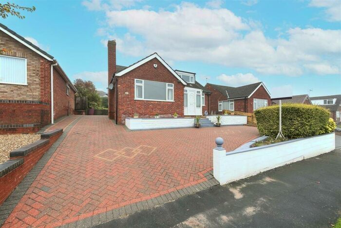 3 Bedroom Detached Bungalow To Rent In Hilltop Road, Wingerworth, Chesterfield, S42