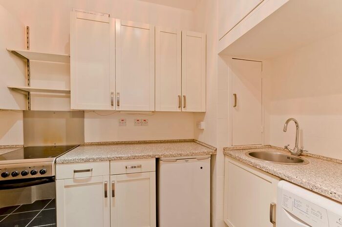 1 Bedroom Flat For Sale In Sinclair Gardens, London, W14