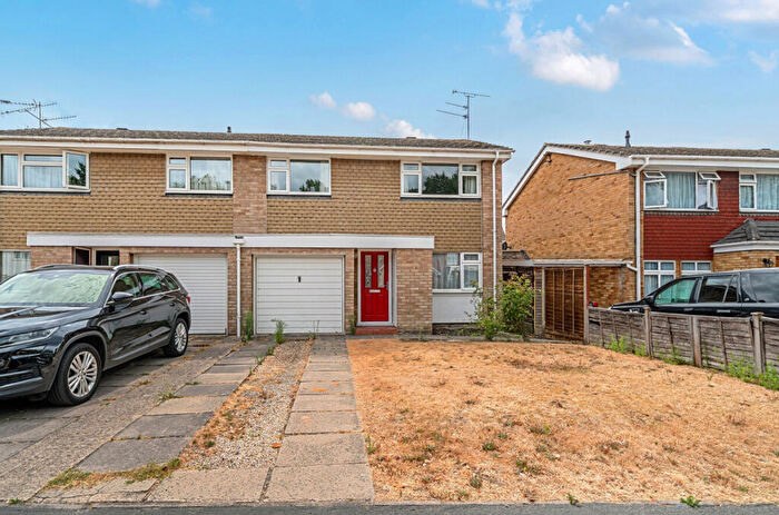 3 Bedroom House For Sale In Sandy Lane, Farnborough, Hampshire, GU14