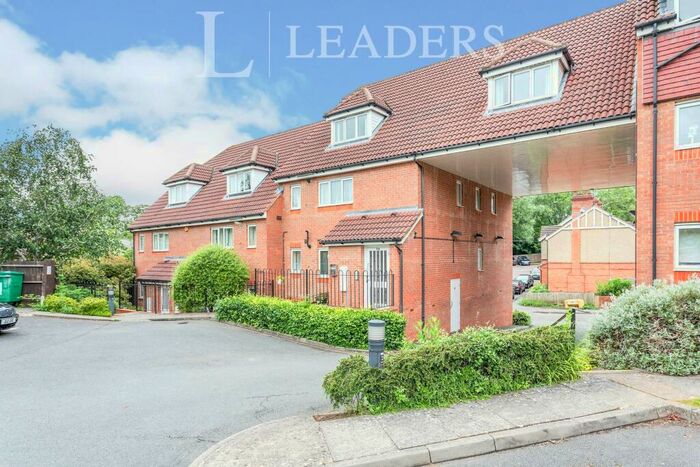 2 Bedroom Apartment To Rent In Iver Court, Buckingham, MK18