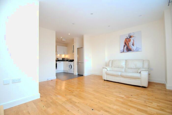 1 Bedroom Flat To Rent In Birdwood Avenue Lewisham, SE13