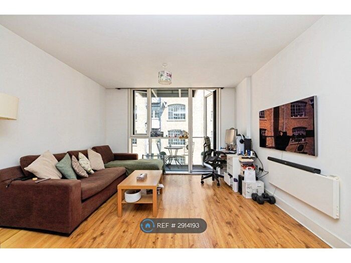 1 Bedroom Flat To Rent In Gowers Walk, London, E1