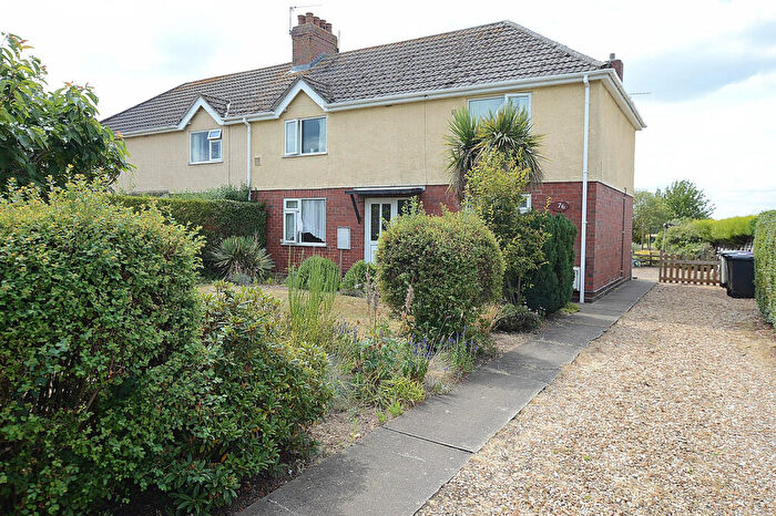 4 Bedroom Semi-Detached House For Sale In Dogdyke Road, Coningsby, LN4