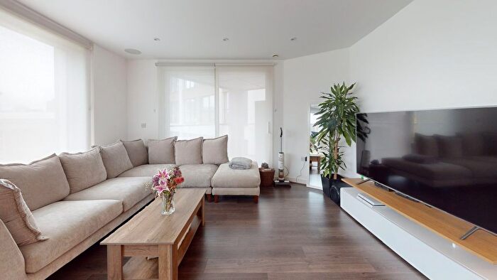 2 Bedroom Flat For Sale In Rossetti Apartments, Saffron Central Square, Croydon, CR0