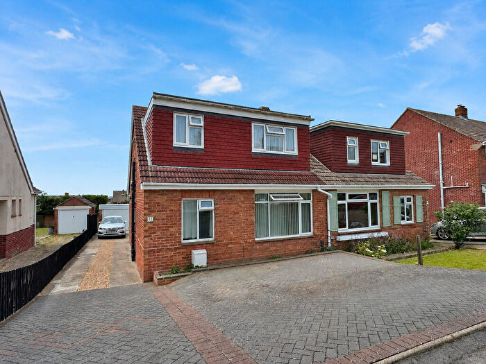 3 Bedroom Semi-Detached Bungalow For Sale In Hill View Road, Portchester, PO16