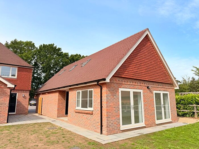 4 Bedroom Detached House For Sale In Southwick Road, North Boarhunt, Fareham, PO17