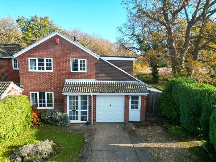5 Bedroom Detached House For Sale In Kingfisher Close, Hamble, Southampton, Hampshire, SO31