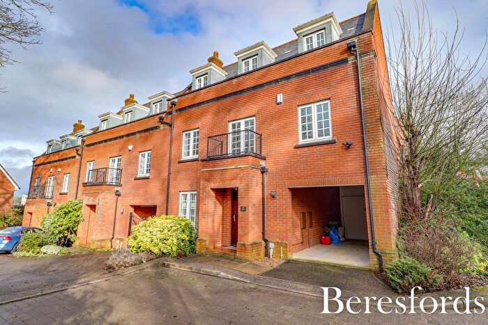 3 Bedroom End Of Terrace House For Sale In Osborne Heights, Warley, CM14