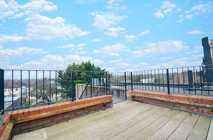 3 Bedroom Flat To Rent In London Road, Cheam, Sutton, SM3