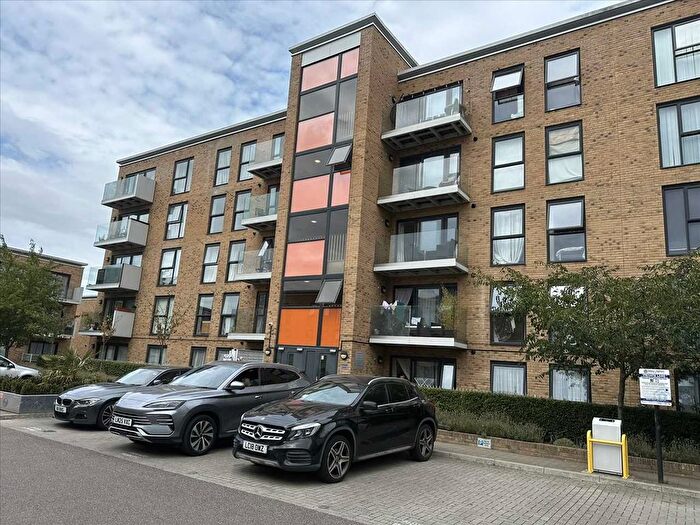 2 Bedroom Flat To Rent In Capricorn Court, Edgware, Edgware, HA8