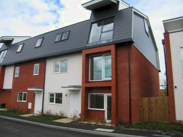 2 Bedroom Flat To Rent In Addenbrookes Road, Newport Pagnell, Bucks, MK16